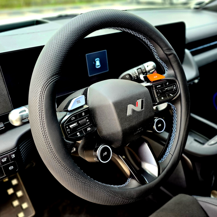 비라운드 자동차 차량용 핸들커버 프리미엄 가죽 논슬립, 블랙