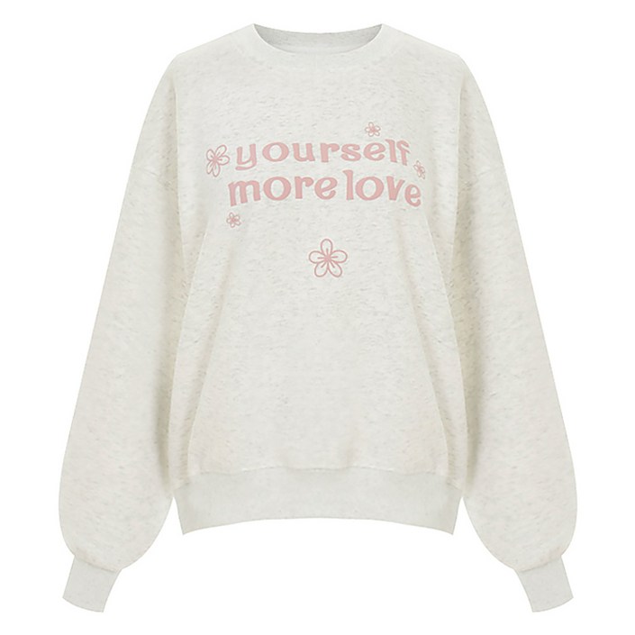 샐리 엠보 레터링 라운드 맨투맨 I6ACTS013