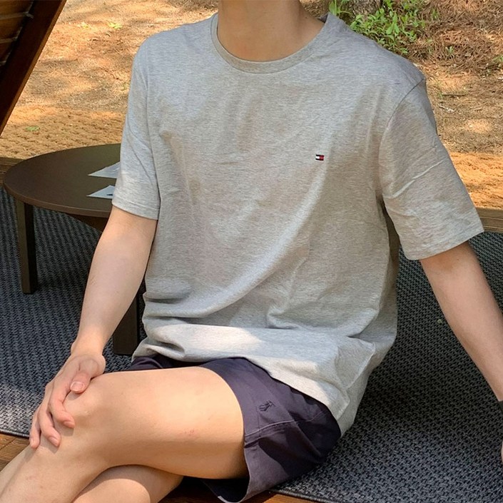 타미힐피거 남성 여성 베이직 라운드넥 코튼 반팔 데일리 여름티셔츠 커플 시밀러룩 타미힐피거 남성 여성 베이직 라운드넥 코튼 반팔 데일리 여름티셔츠 커플 시밀러룩