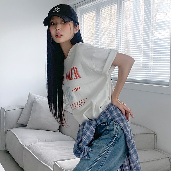 반에이크 여성용 밑트임 반 프린트 티셔츠 반에이크 여성용 밑트임 반 프린트 티셔츠