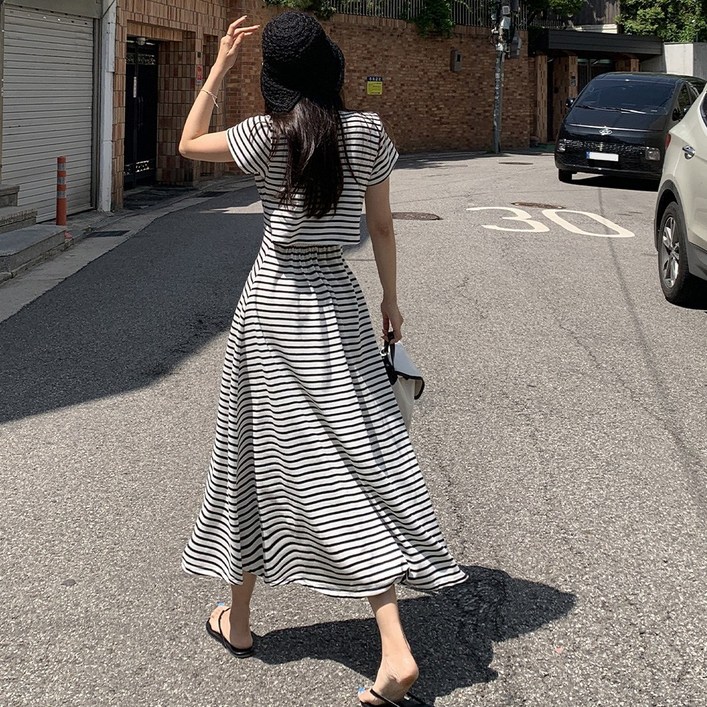 떳다그녀 셀럽 뒷트임 원피스