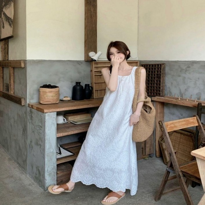 펀칭 롱원피스 리본스트링 비치원피스 휴가룩 퓨어 여성 민소매 모두팜