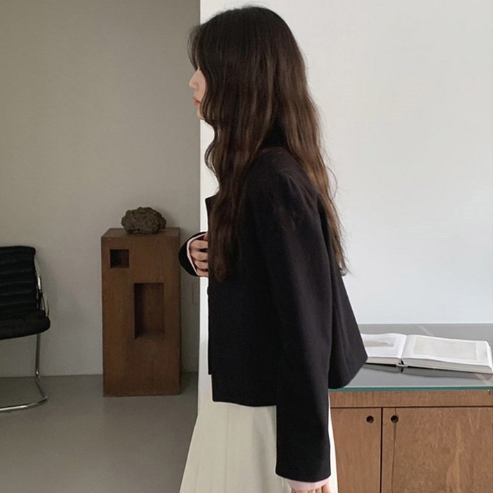 르비에 어반 여성 키작녀 라운드넥 자켓 숏 블레이저