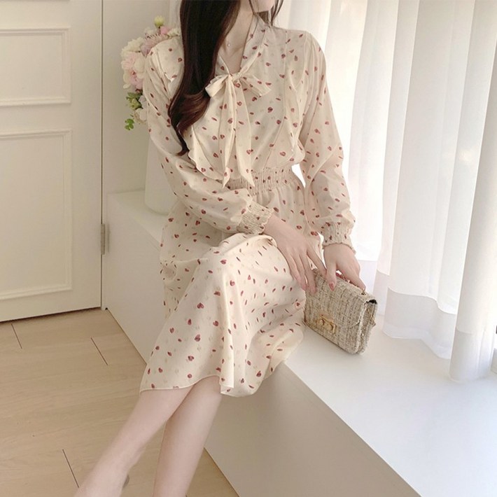 플라워 프릴 꽃무늬 밴딩 원피스 봄가을 데이트룩 플라워 프릴 꽃무늬 밴딩 원피스 봄가을 데이트룩