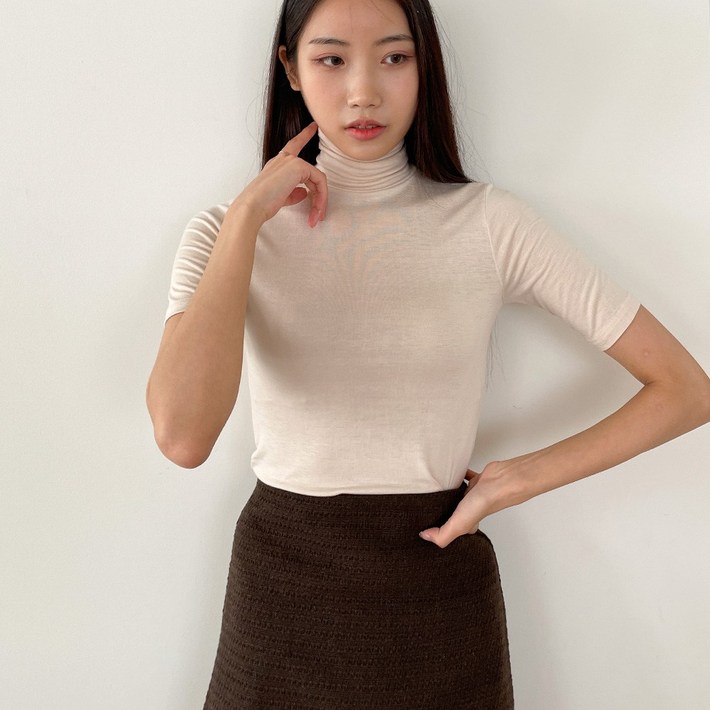 투데이앤룩 여성용 뉴트럴톤 슬림 반팔 폴라 티셔츠 투데이앤룩 여성용 뉴트럴톤 슬림 반팔 폴라 티셔츠