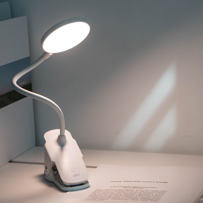 레토 클립형 무선 LED 책상 스탠드 LLSC10 레토 클립형 무선 LED 책상 스탠드 LLSC10