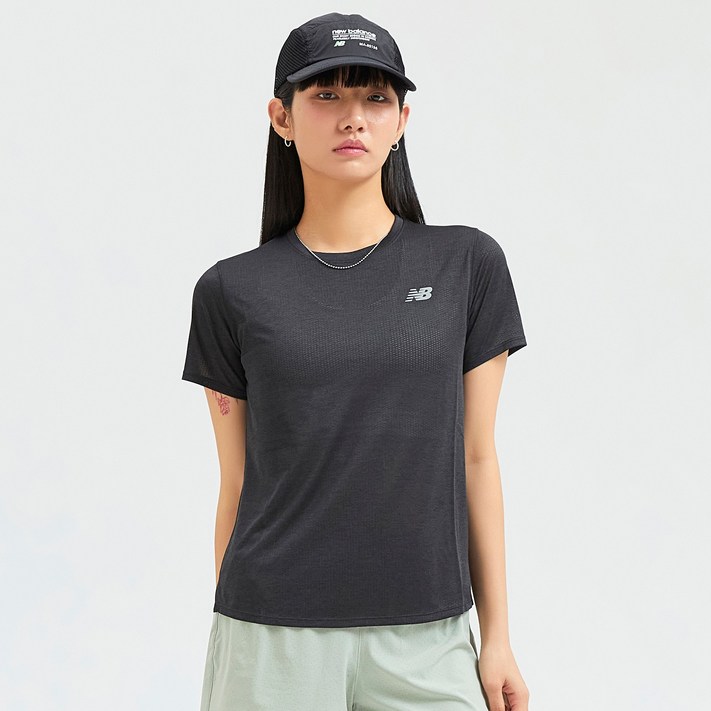 뉴발란스 여성용 ATHLETIC 반팔티 NBNEF36702