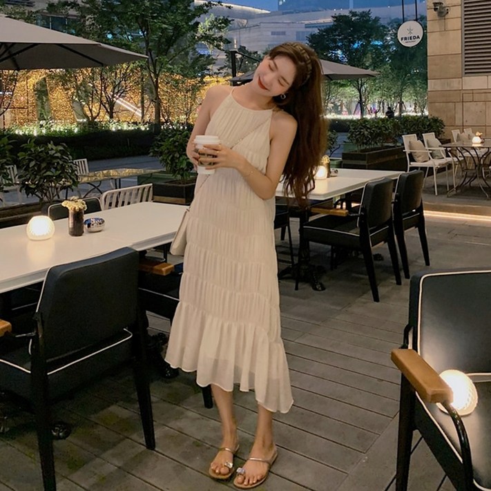 뉴데이여성 휴양지 쉬폰 홀터넥 롱 원피스 뉴데이여성 휴양지 쉬폰 홀터넥 롱 원피스