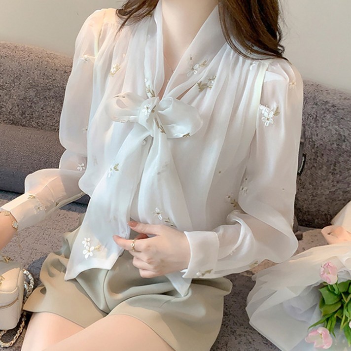  루나걸 루인 리본 블라우스 L24SPBL120827 