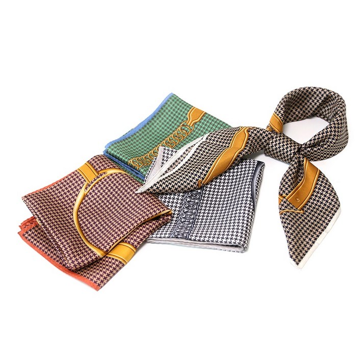 엘르 하운드체인 정사각 미니 실크 쁘띠스카프 SE141S315