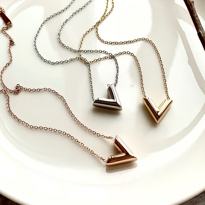 리본트리 [써지컬스틸] 심플 V 목걸이 네크리스