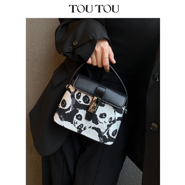TOUTOU2022 자수팬더백 선하증권 숄더 겸 크로스백입니다