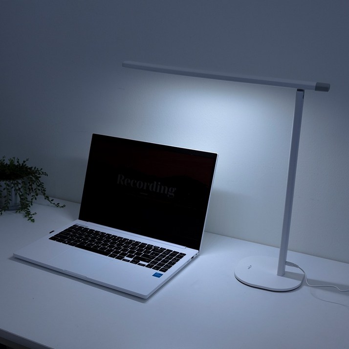 프리즘 크레모아 LED 스탠드 PL7000WH 화이트 시력보호 각도조절 책상 조명