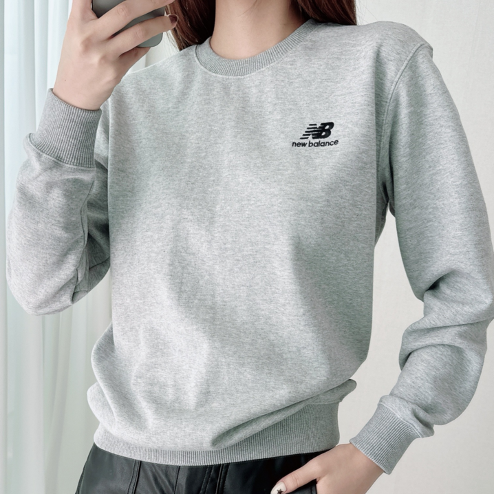 국내매장판오늘출발 뉴발란스 맨투맨 스탠다드핏 스몰로고 자수 남녀공용 커플 긴팔티셔츠 SG1111D3