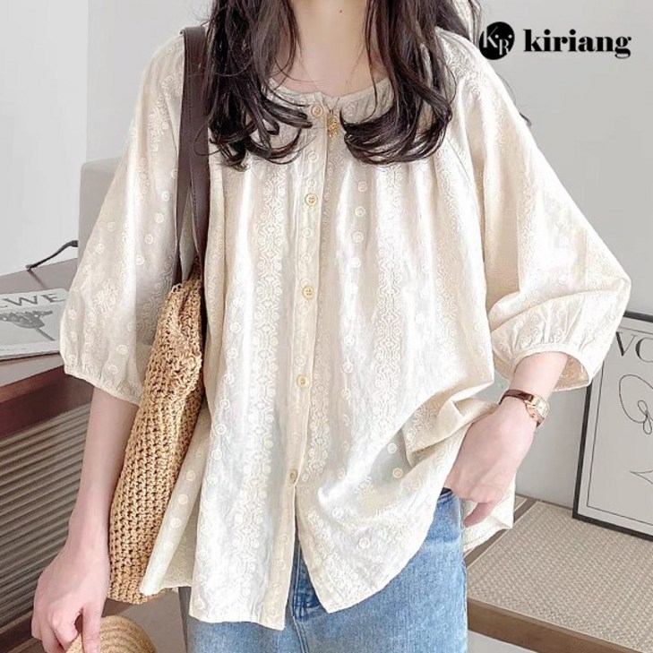 키리앙 브리에 플라워 자수 블라우스