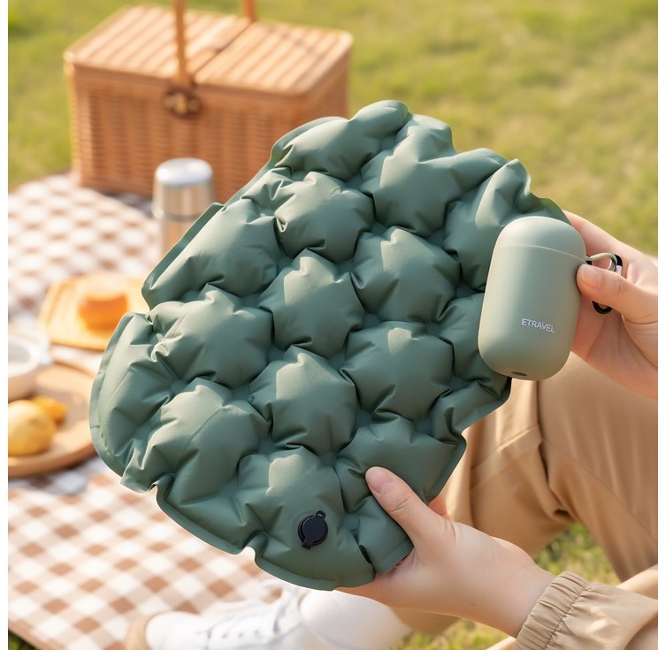 펌프 포함 20초 완성 휴대용 에어 방석 콘서트 페스티벌 피크닉 초경량 캠핑 등산 키링